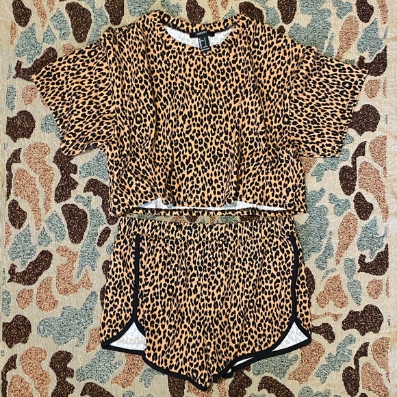 Forever 21 Cheetah Set - Picture 1 of 6